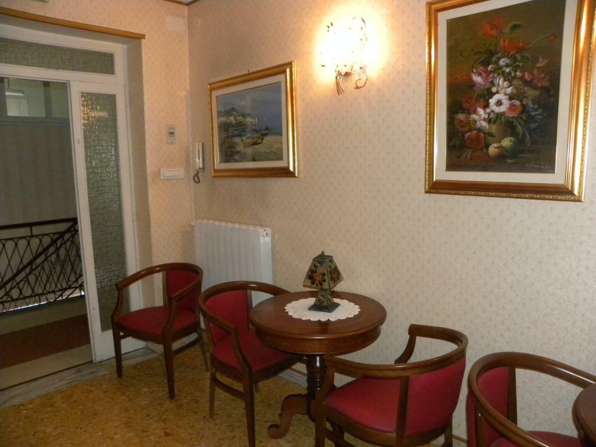 Hotel Nuovo Diana Napoli Ngoại thất bức ảnh